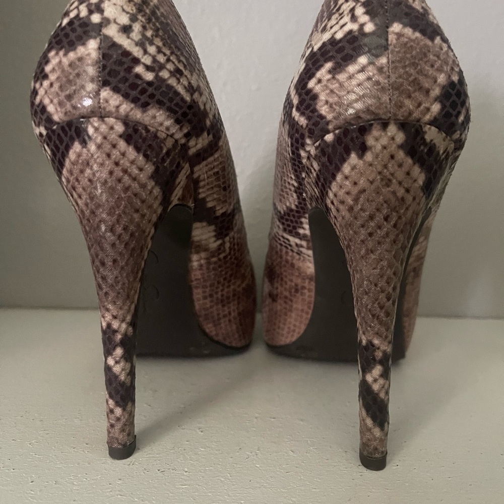Jessica Simpson pumps - Picture 2 of 4